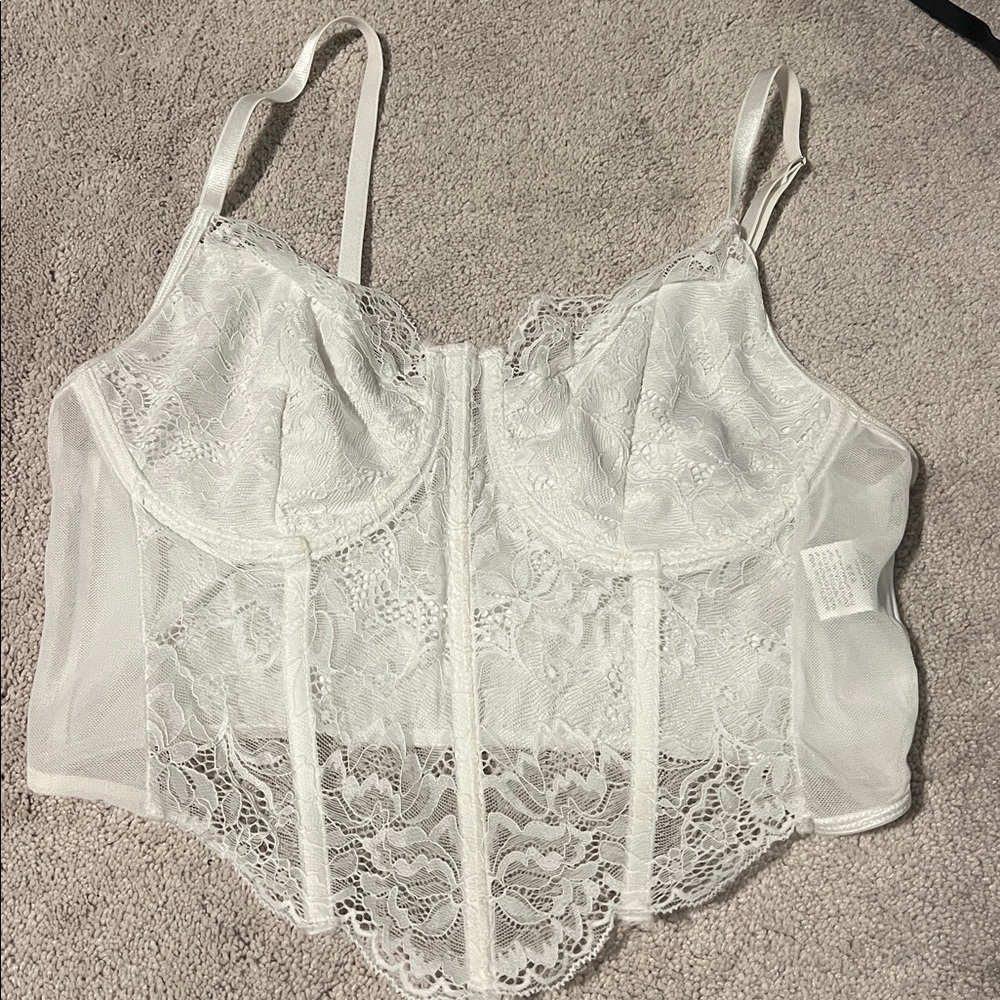 size large white lace cropped corset top